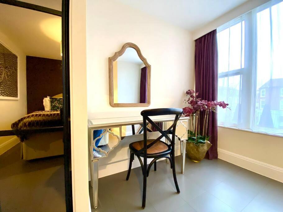 Stunning Apartment - 1 Minute Walk To Poole Quay - Great Location - Free Parking - Fast Wifi - Smart Tv - Newly Decorated - Sleeps Up To 2! Close To Poole & Bournemouth & Sandbanks Zewnętrze zdjęcie